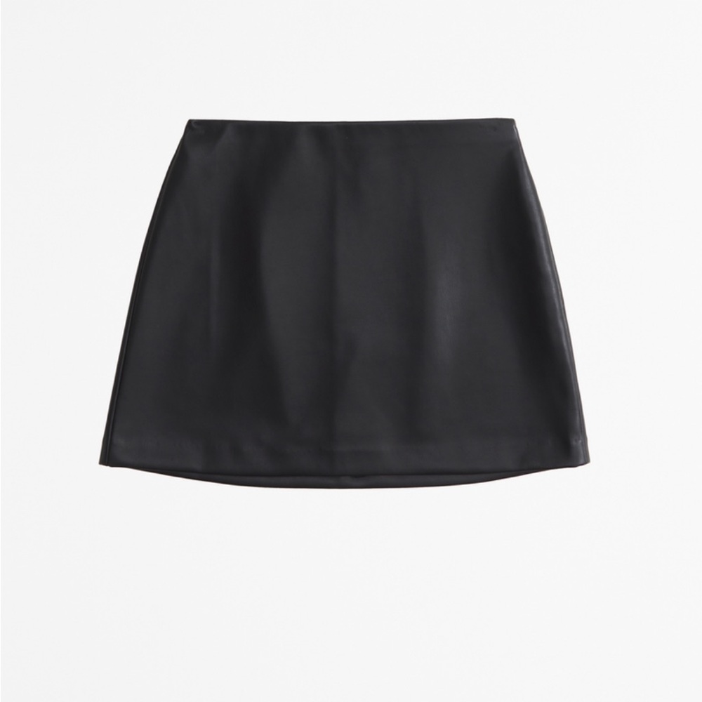 Abercrombie The A&F Scarlett Mini Skort Black Vegan Leather
